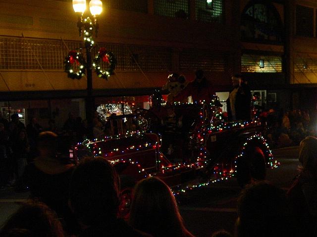 pgparadeoflight133.jpg