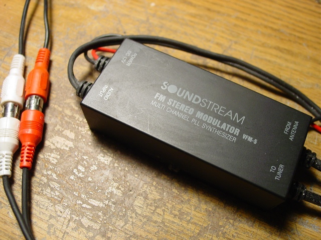 RCA plugs to modulator