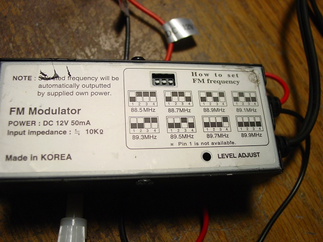 FM modulator configuration switches