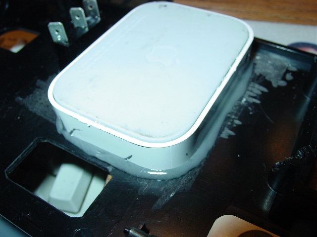 dock glued to console