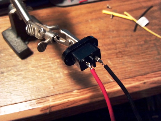 Soldering wires to CBJ2B