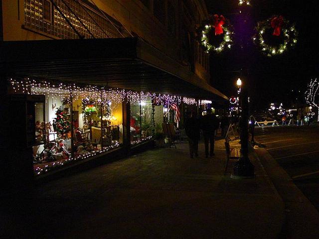 pgparadeoflight005.jpg