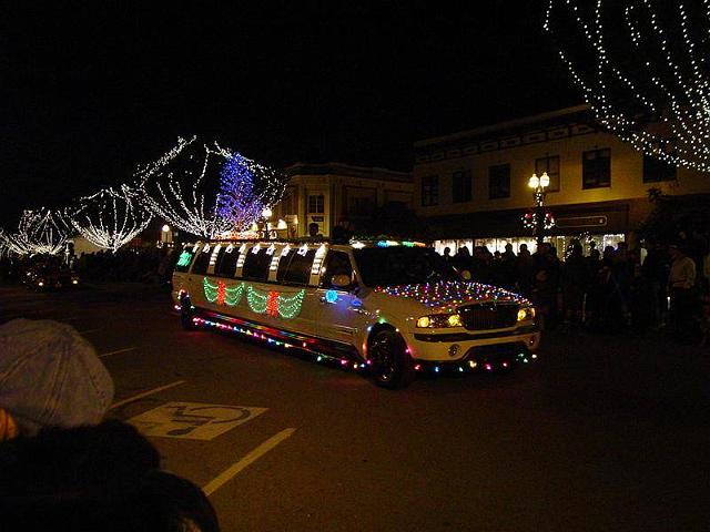 pgparadeoflight023.jpg