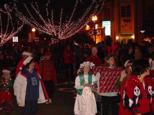 pgparadeoflight030.jpg