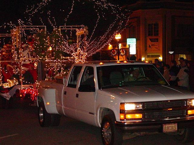 pgparadeoflight039.jpg
