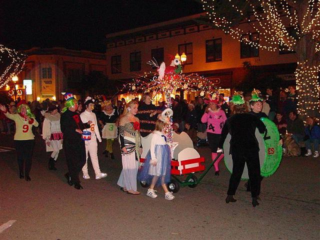 pgparadeoflight047.jpg