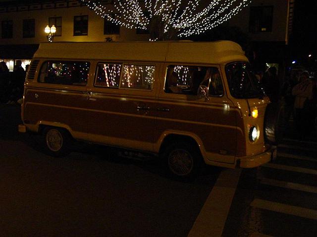 pgparadeoflight053.jpg