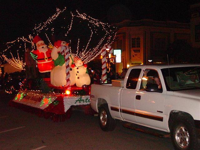 pgparadeoflight055.jpg