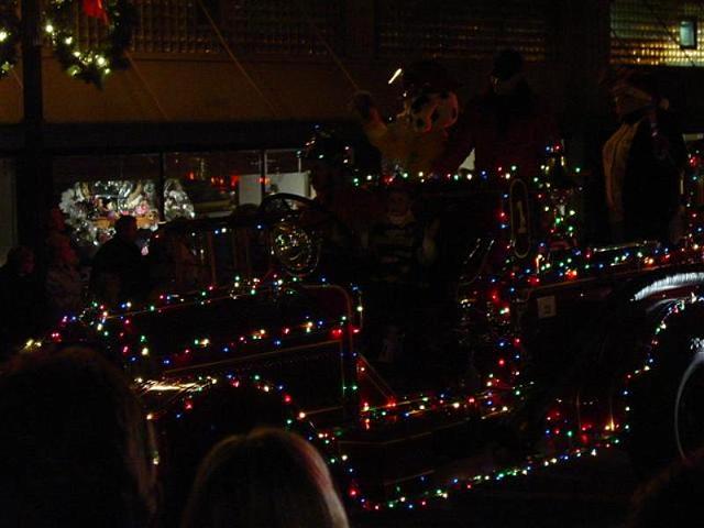 pgparadeoflight132.jpg
